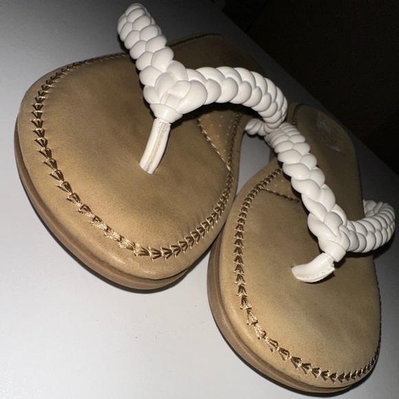 Cliffs by White Mountain white braided flip flop sandal like new 8 boho nautical - Picture 5 of 9